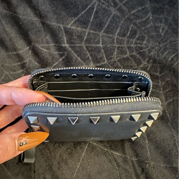 Valentino studded wallet GREAT CONDITION! AUTHENTIC! - Picture 5 of 5